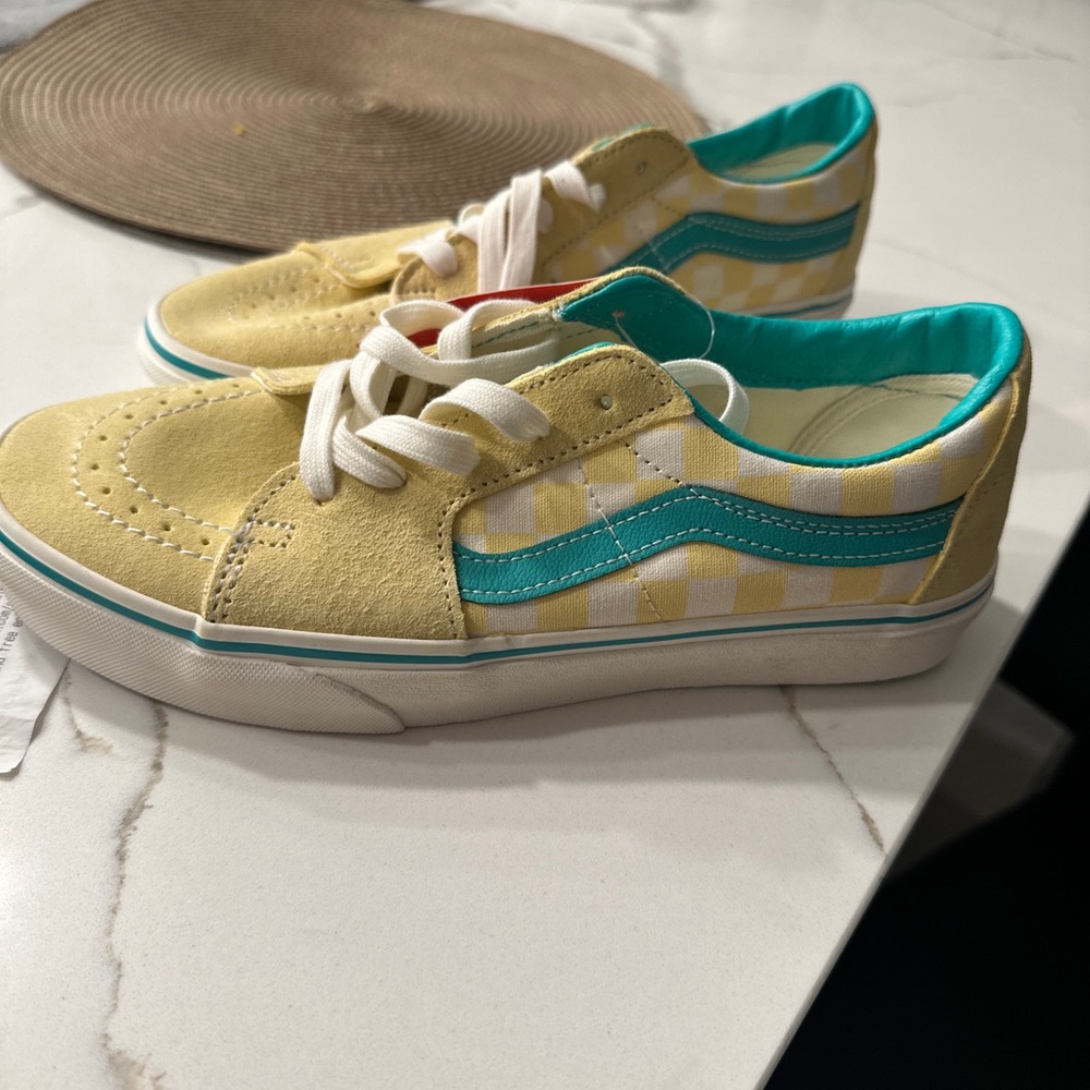 Vans of the Wall suede shoe